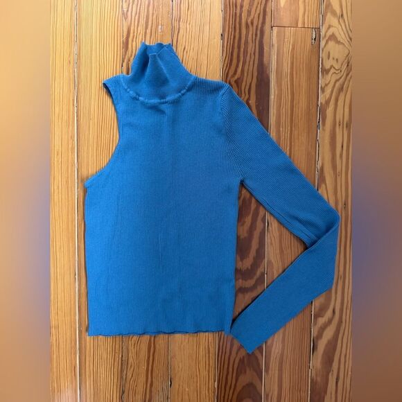 ZARA Turtleneck Top - Picture 1 of 4